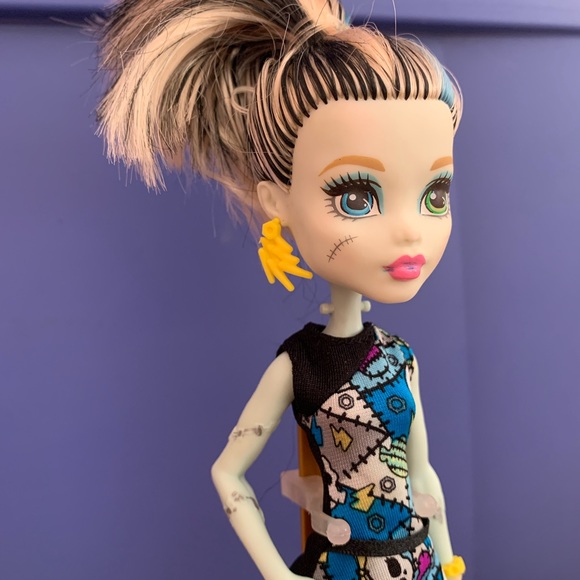 MONSTER HIGH FRANKIE STEIN “HOW DO YOU BOO” DOLL - Picture 3 of 7